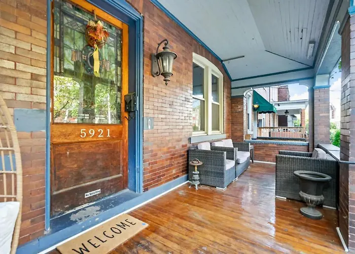 3-story Historic With Steam Shower And 3 King Beds In Walkable Shadyside *