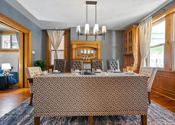 3-story Historic With Steam Shower And 3 King Beds In Walkable Shadyside *