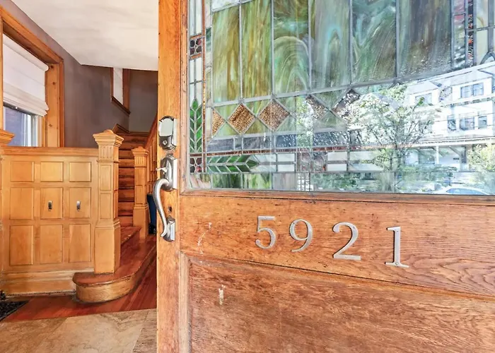 3-story Historic With Steam Shower And 3 King Beds In Walkable Shadyside Holiday home Pittsburgh