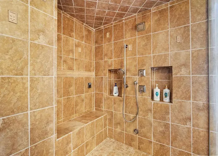 3-story Historic With Steam Shower And 3 King Beds In Walkable Shadyside *