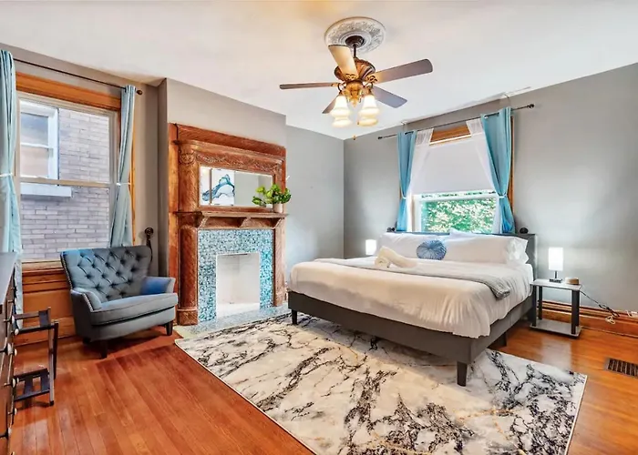 3-story Historic With Steam Shower And 3 King Beds In Walkable Shadyside *