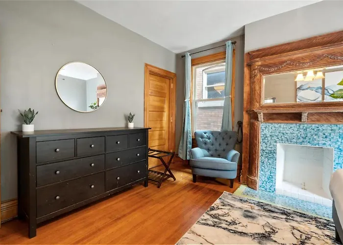 3-story Historic With Steam Shower And 3 King Beds In Walkable Shadyside Holiday home