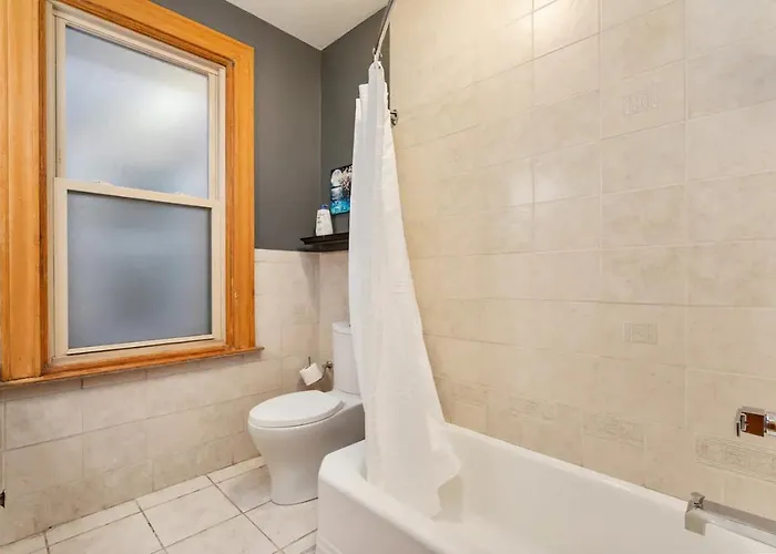 3-story Historic With Steam Shower And 3 King Beds In Walkable Shadyside Holiday home Pittsburgh