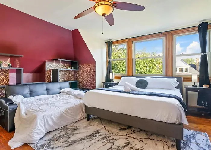3-story Historic With Steam Shower And 3 King Beds In Walkable Shadyside Holiday home Pittsburgh