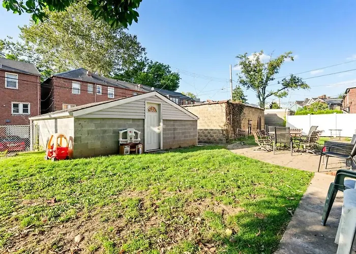3-story Historic With Steam Shower And 3 King Beds In Walkable Shadyside Holiday home Pittsburgh